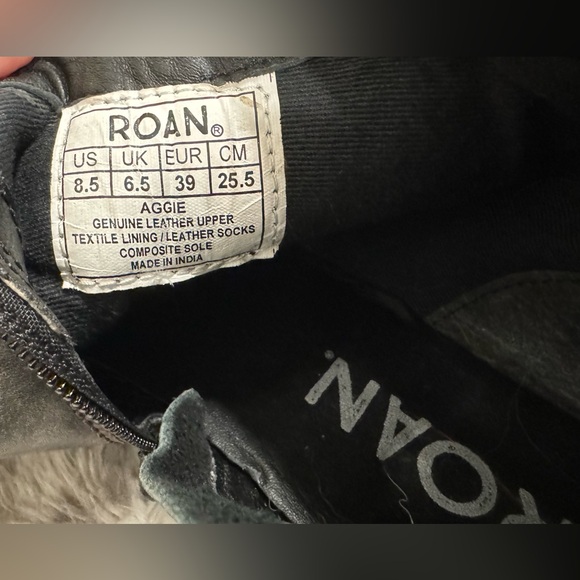 Size 8.5 short ROAN (Aggie) grey cowboy boots. Never worn. - Picture 5 of 5